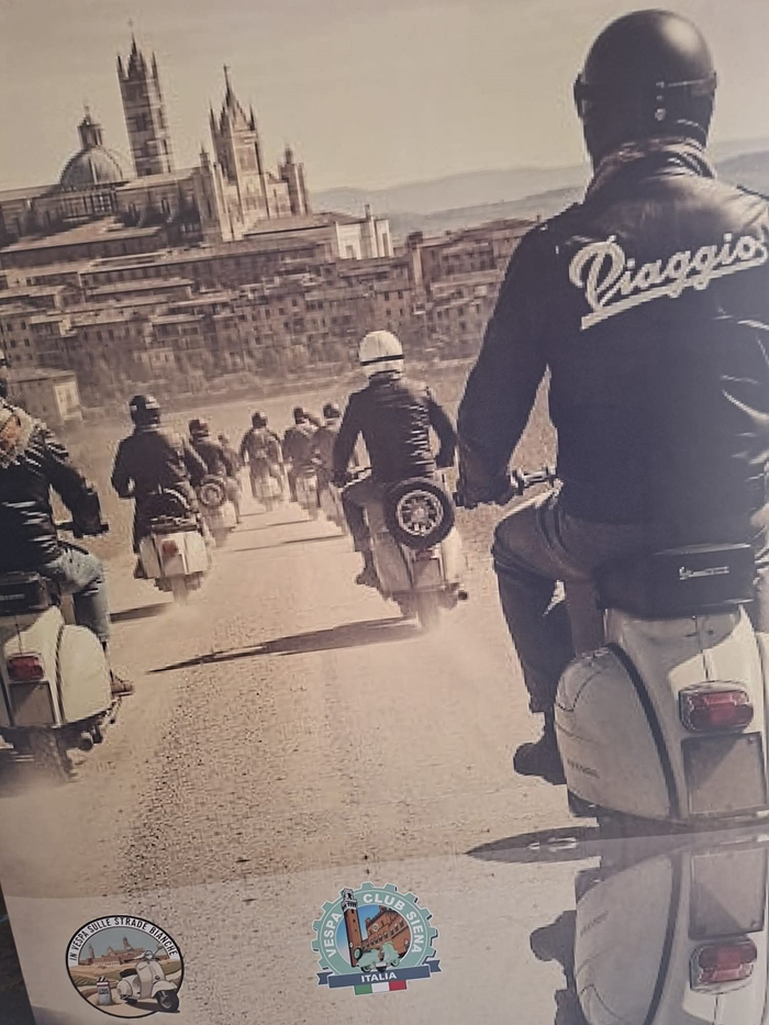 In Vespa Sulle Strade Bianche 